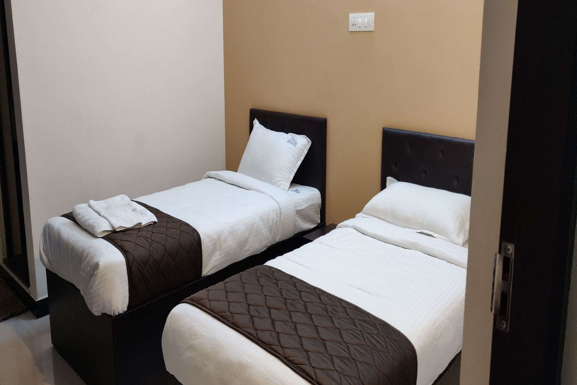 Singānallūr Oyo Flagship 24147 Royal Stay מראה חיצוני תמונה